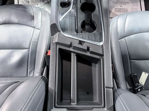 Used 2020 Buick Enclave Essence image 30