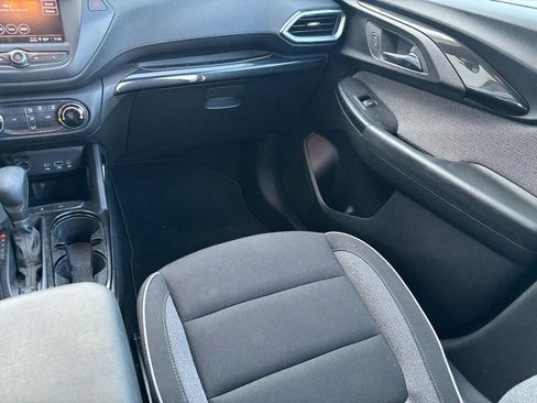 Used 2023 Chevrolet TrailBlazer LS FWD image 17