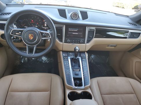Used 2018 Porsche Macan image 12