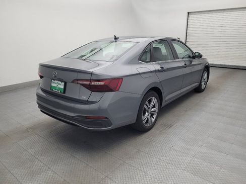 Used 2024 Volkswagen Jetta SE FWD image 9