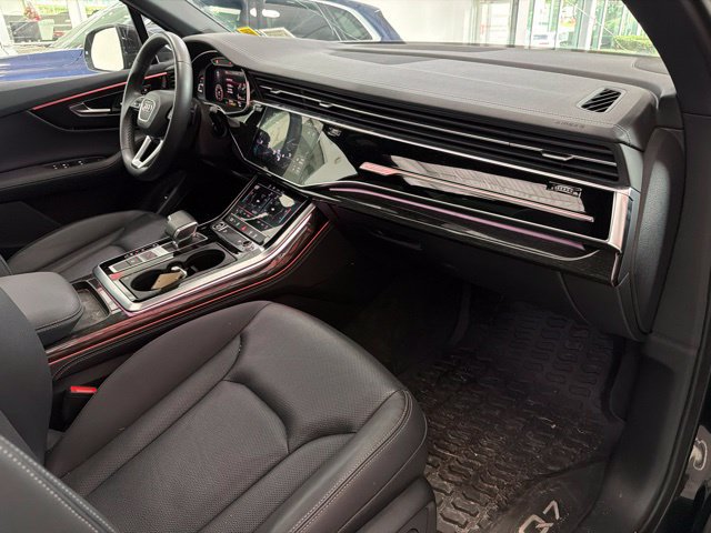 Used 2025 Audi Q7 3.0T Premium Plus AWD/4WD image 14
