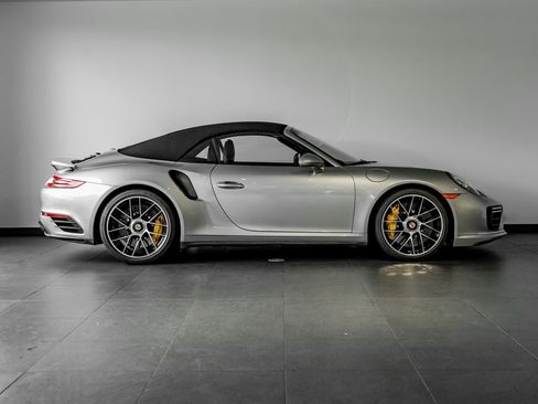 Used 2019 Porsche 911 Turbo S image 8