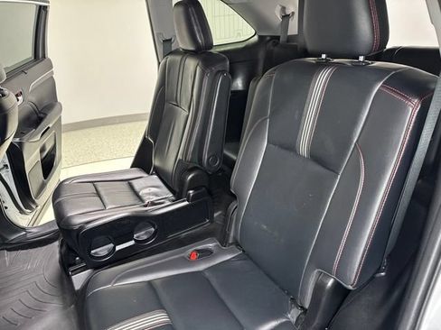 Used 2019 Toyota Highlander SE AWD/4WD image 29