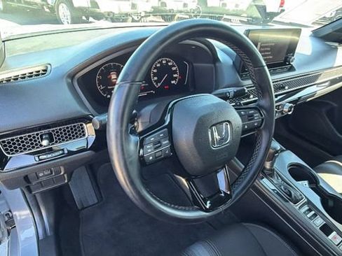 Used 2025 Honda Civic Sport image 31