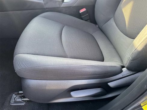 Used 2019 Toyota RAV4 LE image 18