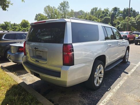 Used 2020 Chevrolet Suburban LT w/ Max Trailering Package AWD/4WD image 3