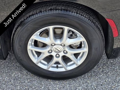 Used 2023 Chrysler Pacifica Touring-L FWD image 36