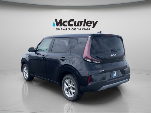 Used 2024 Kia Soul LX w/ Option Group 015 FWD image 7