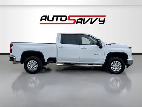 Used 2024 Chevrolet Silverado 2500 LT image 8