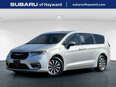 Used 2023 Chrysler Pacifica Touring-L