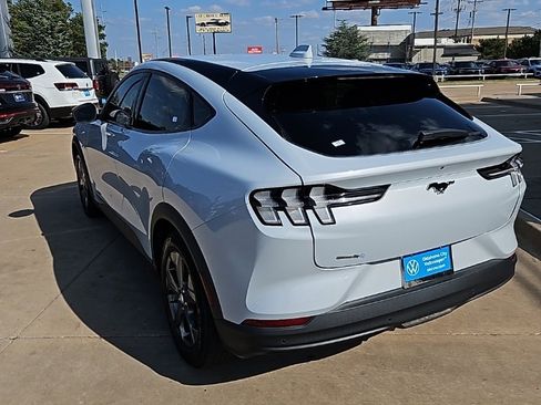 Used 2022 Ford Mustang Mach-E Select image 7