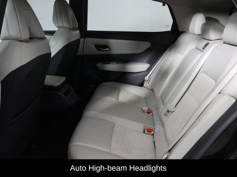 Used 2023 Nissan Ariya FWD image 14