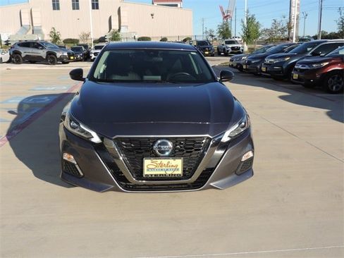 Used 2022 Nissan Altima 2.5 SR image 2