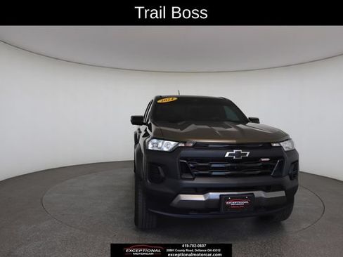 Used 2024 Chevrolet Colorado Trail Boss w/ Technology Package AWD/4WD image 30