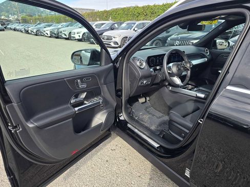 Used 2025 Mercedes-Benz GLB 250 GLB 250 image 21