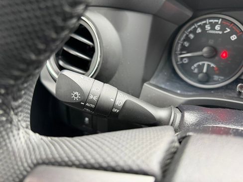 Used 2022 Toyota Tacoma TRD Sport image 22