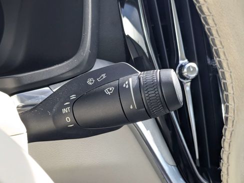 Used 2024 Volvo S60 B5 Plus FWD image 30