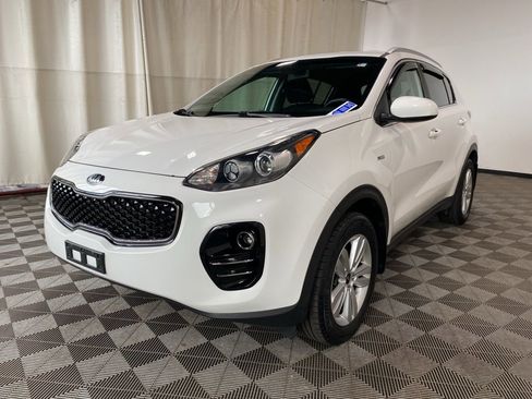 Used 2018 Kia Sportage LX w/ LX Popular Package image 3