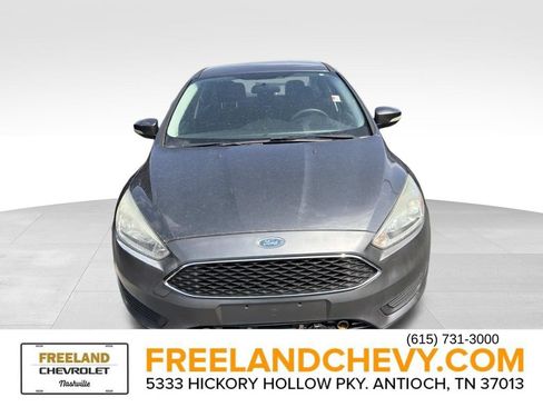 Used 2017 Ford Focus SE FWD image 6