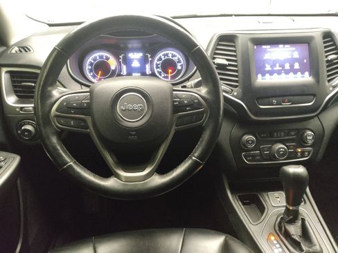 Used 2019 Jeep Cherokee Latitude Plus w/ Cold Weather Group image 22