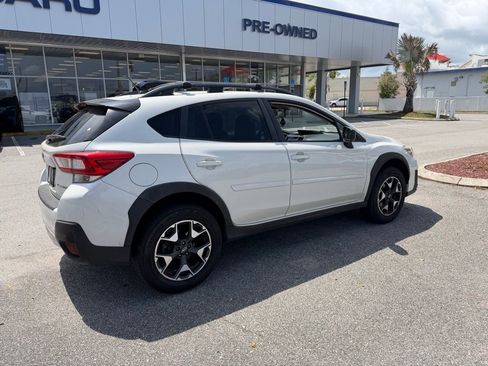 Used 2019 Subaru Crosstrek 2.0i w/ Eyesight System image 3