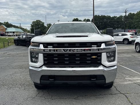 Used 2022 Chevrolet Silverado 2500 LT AWD/4WD image 2