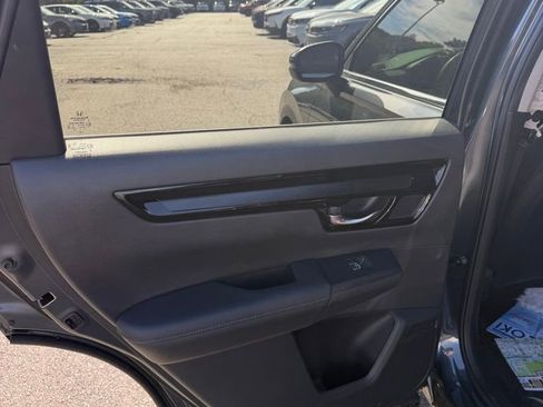 Used 2025 Honda CR-V EX-L image 11