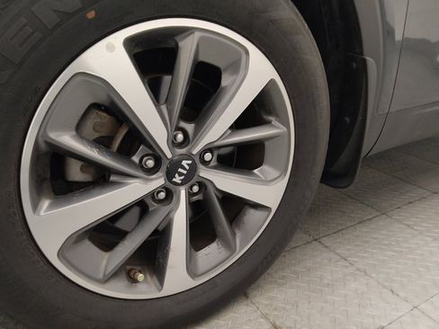 Used 2020 Kia Sorento FWD V6 image 31
