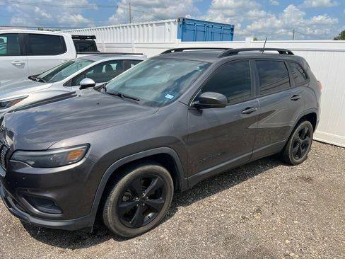 Used 2019 Jeep Cherokee Latitude Plus FWD image 27