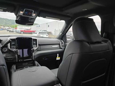 New 2026 RAM 3500 Laramie AWD/4WD image 14