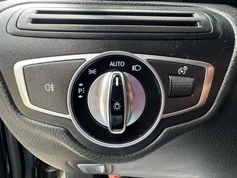 Used 2017 Mercedes-Benz GLC 300 4MATIC w/ Premium 1 Package image 12