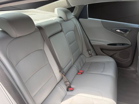 Used 2017 Chevrolet Malibu LT w/ Leather Package FWD image 19