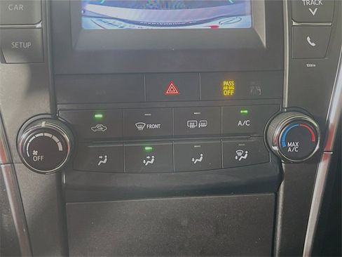 Used 2017 Toyota Camry SE image 16