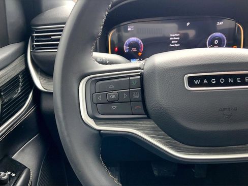 Used 2023 Jeep Wagoneer Series II image 12