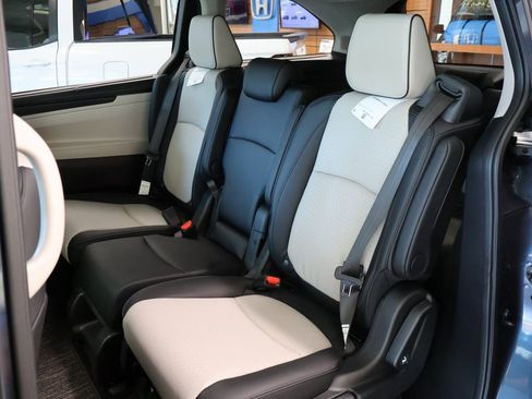 New 2026 Honda Odyssey Elite image 11