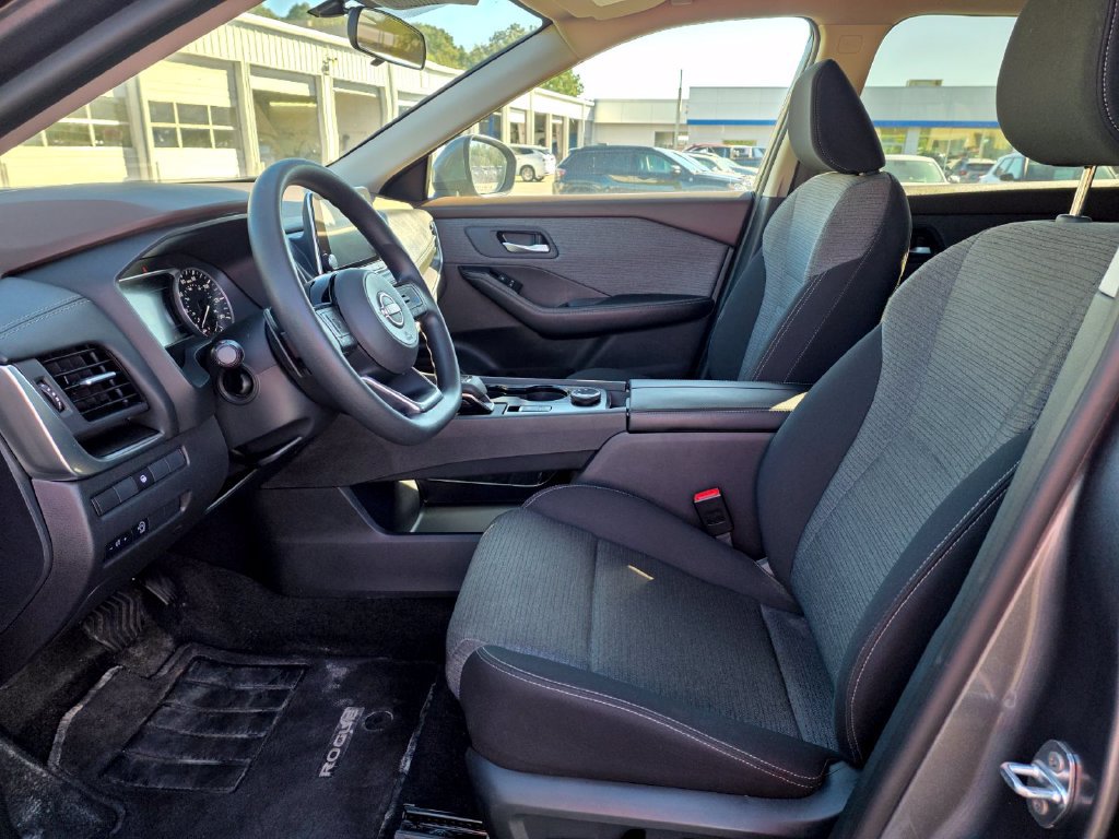 Used 2023 Nissan Rogue SV AWD/4WD image 15