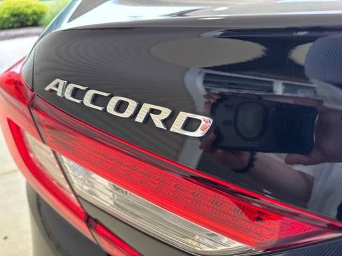 Used 2019 Honda Accord EX image 29