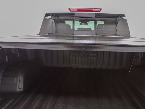 Used 2024 GMC Sierra 1500 SLT image 31