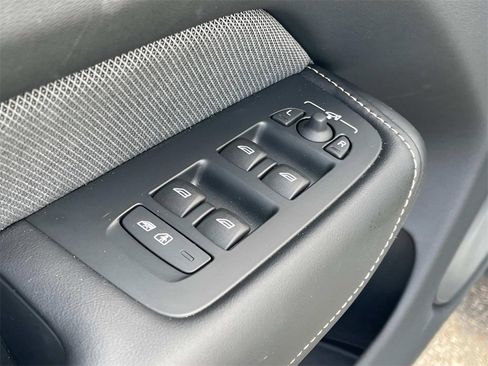 Used 2024 Volvo XC60 T8 Polestar w/ Protection Package Premier image 30