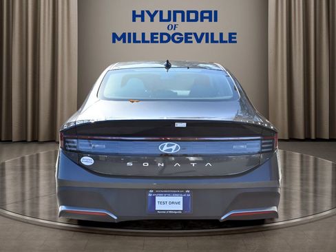 Used 2025 Hyundai Sonata SE image 4