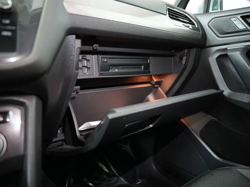 Used 2020 Volkswagen Tiguan SE image 47