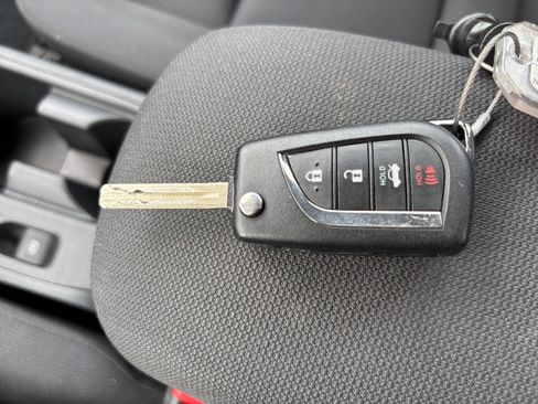 Used 2025 Toyota Corolla LE FWD image 21