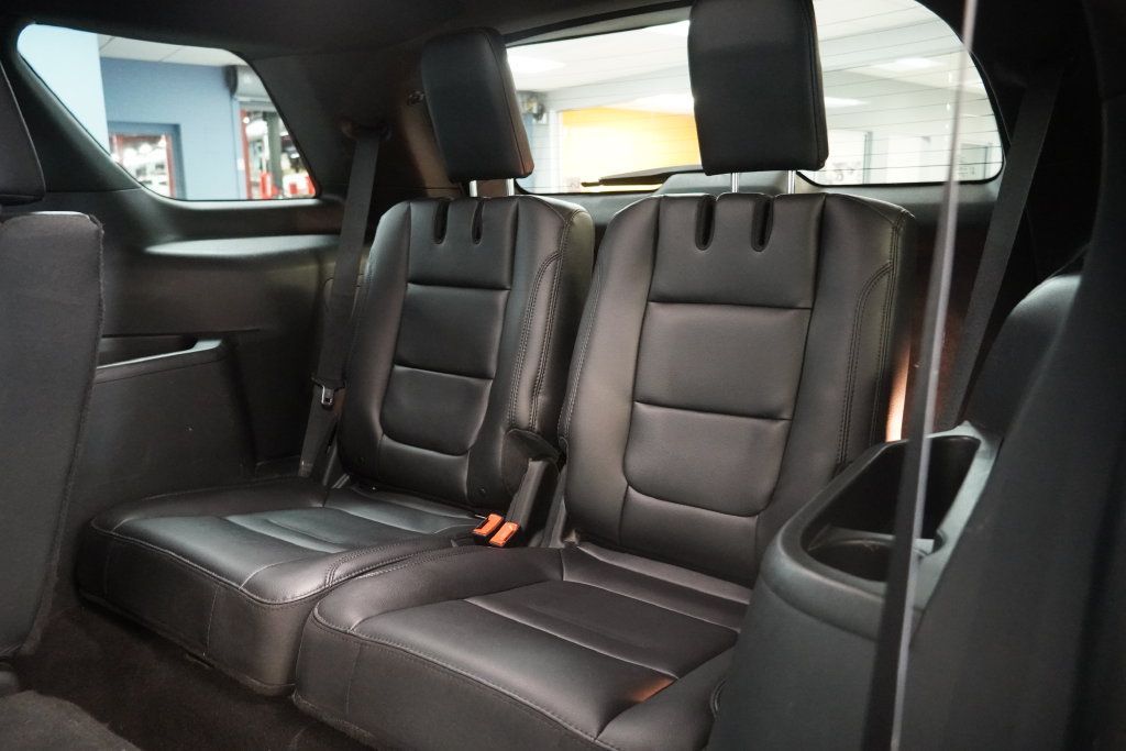 Used 2018 Ford Explorer XLT w/ Equipment Group 202A FWD image 28