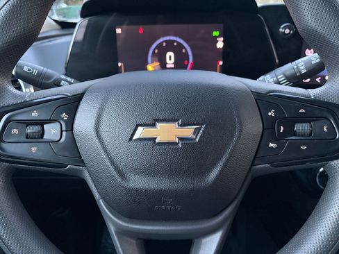 Used 2025 Chevrolet Trax LT image 25