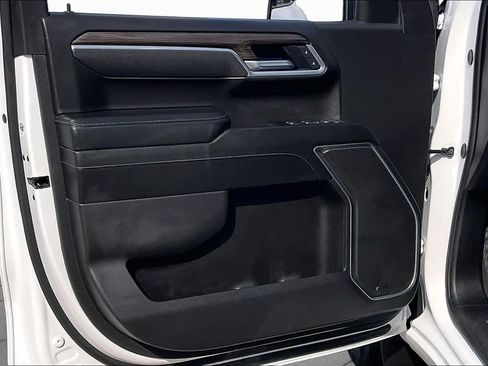 Used 2025 Chevrolet Silverado 1500 LT RWD image 22
