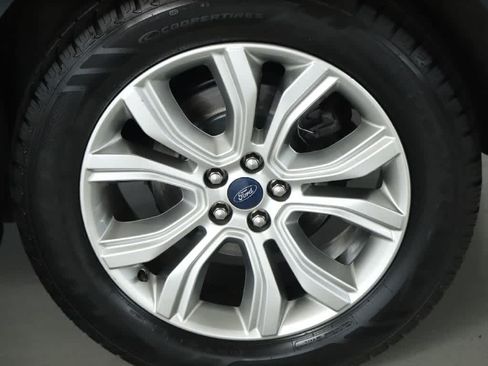 Used 2019 Ford Edge Titanium AWD/4WD image 42