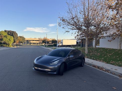 Used 2019 Tesla Model 3 Long Range image 32