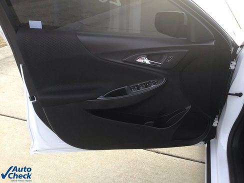 Used 2024 Chevrolet Malibu RS image 25