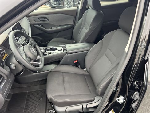 Certified 2023 Nissan Rogue S image 3