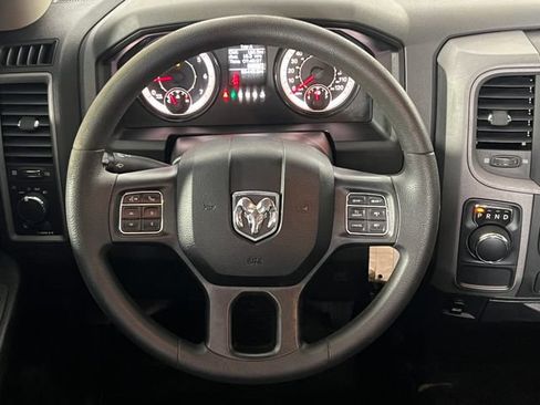 Used 2018 RAM 1500 Tradesman w/ Chrome Appearance Group RWD image 15